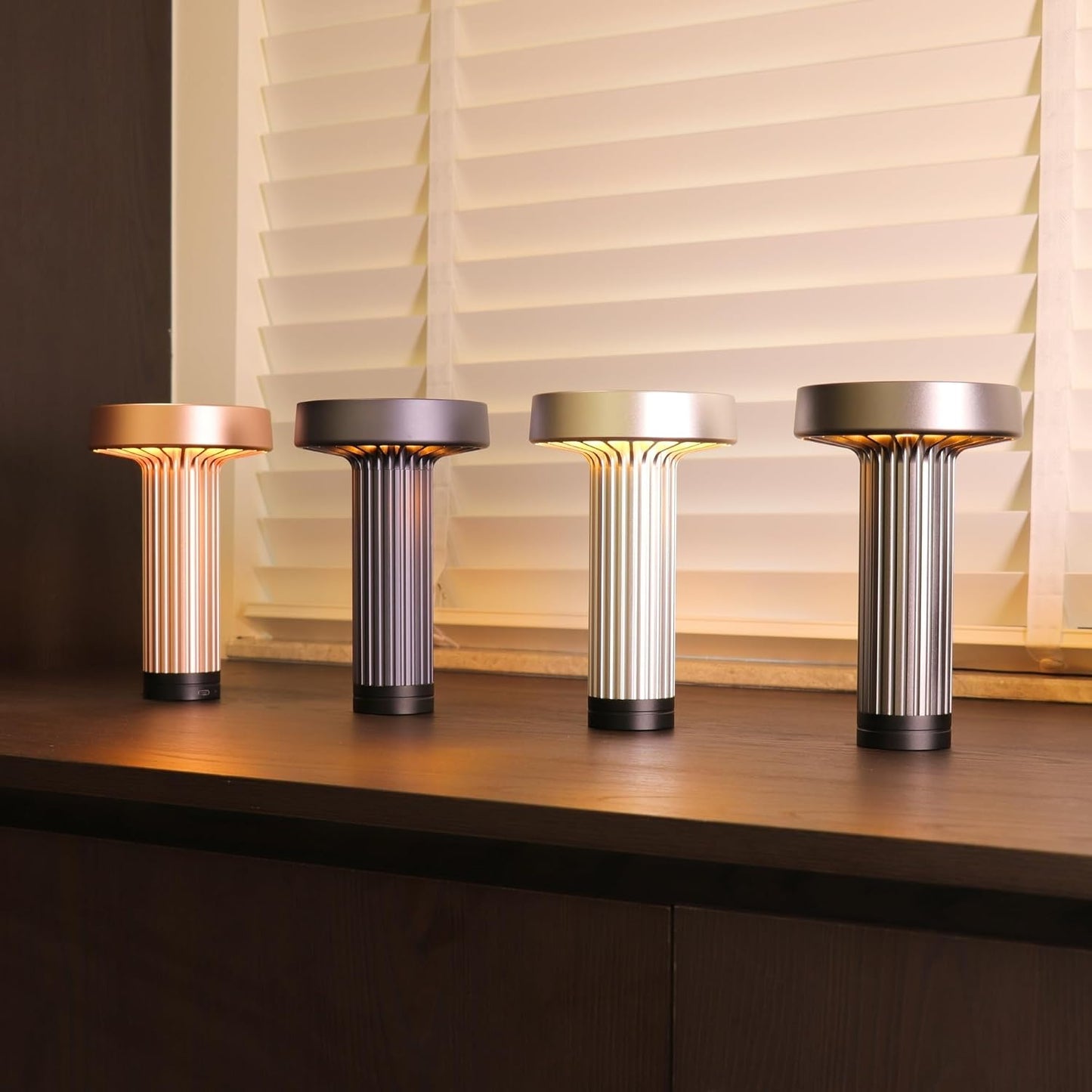 Lámpara de mesa inalámbrica con sensor tactil aluminio 5200mAh
