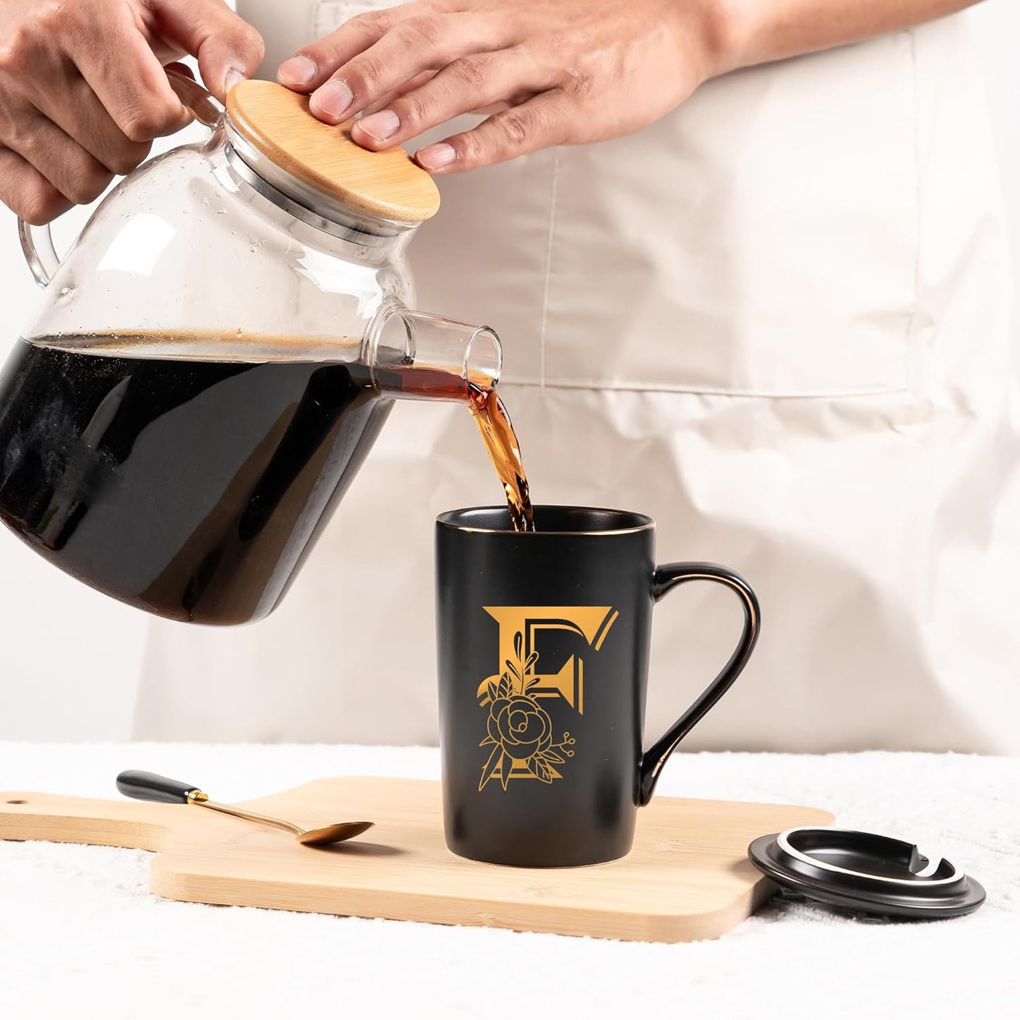 Taza de café personalizada con letra F y flor, regalo para mujer