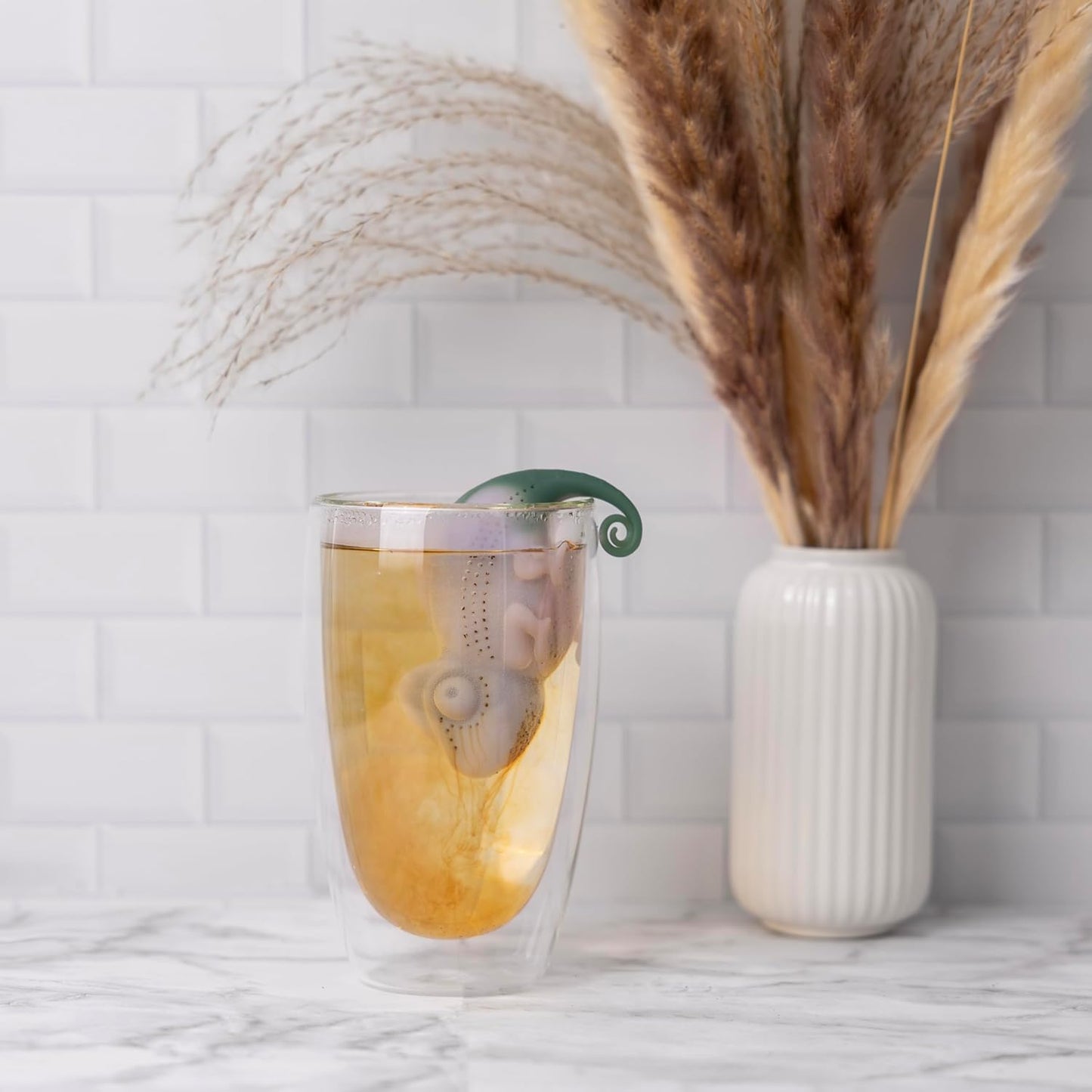 Infusor té Chamomileon cambia color hojas sueltas
