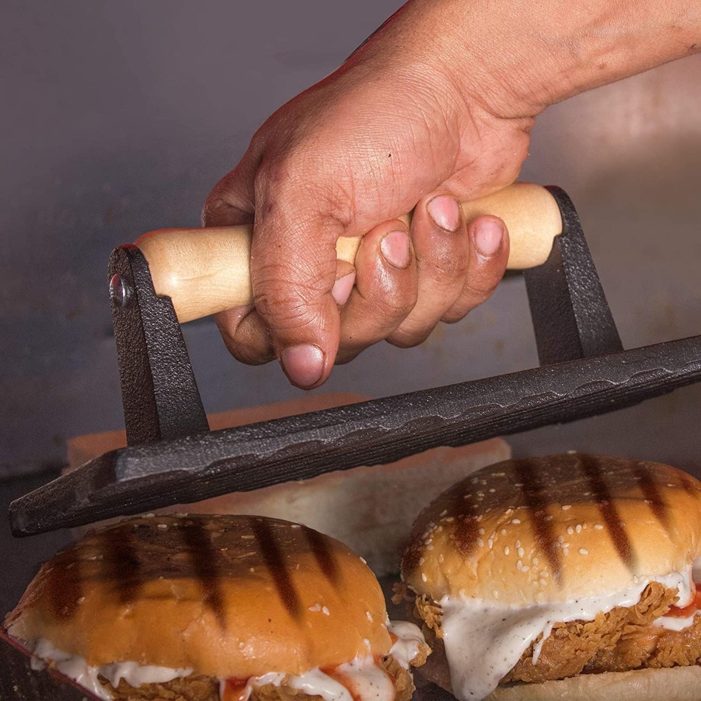 Prensa hamburguesa acero hierro 9x4.25pulg mango madera
