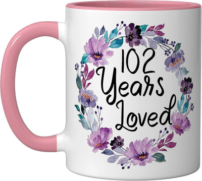 Taza cerámica para cumpleaños 102 años mujer rosa/blanco