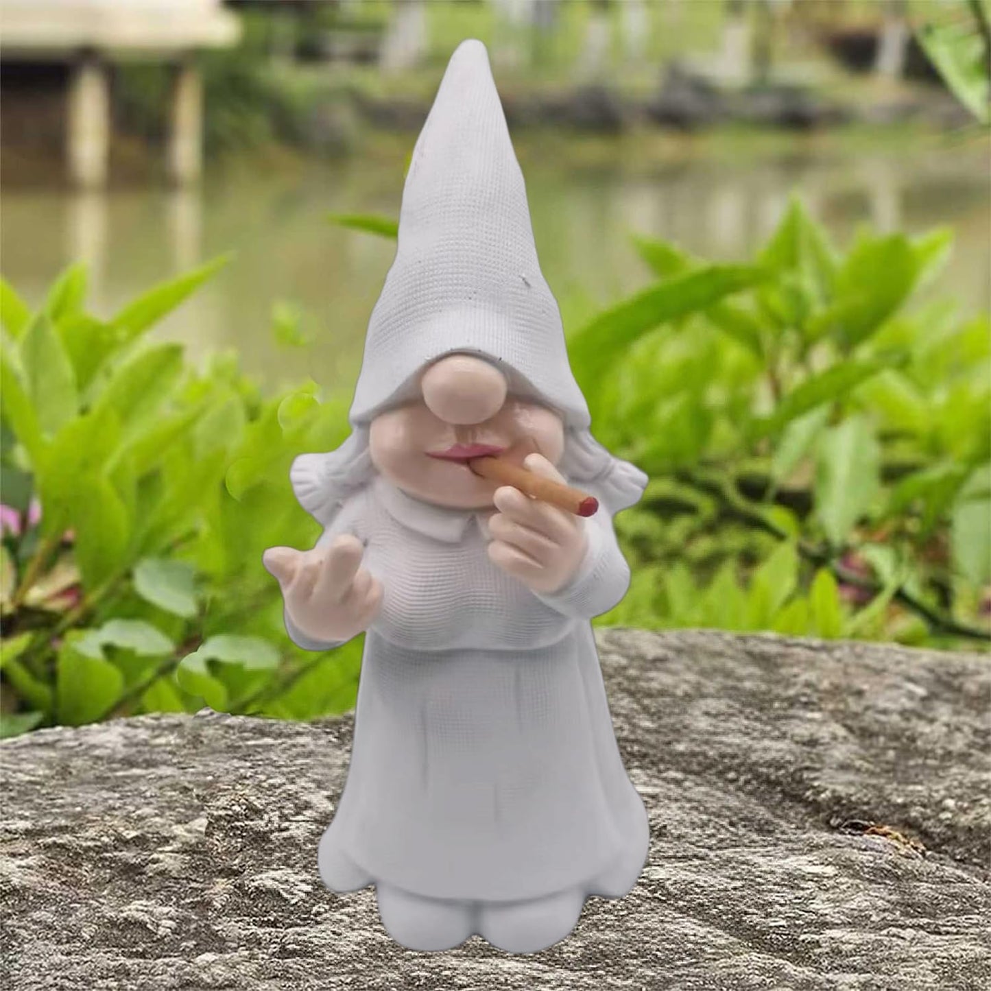 Estatua gnomo travieso 8' para jardín