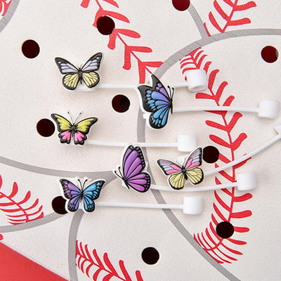 Adornos de paja de frutas coloridas con diseño de mariposa