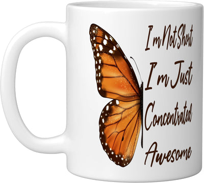 Taza de cerámica para chica alta divertida con mensaje 'No soy baja, solo estoy concentrada'