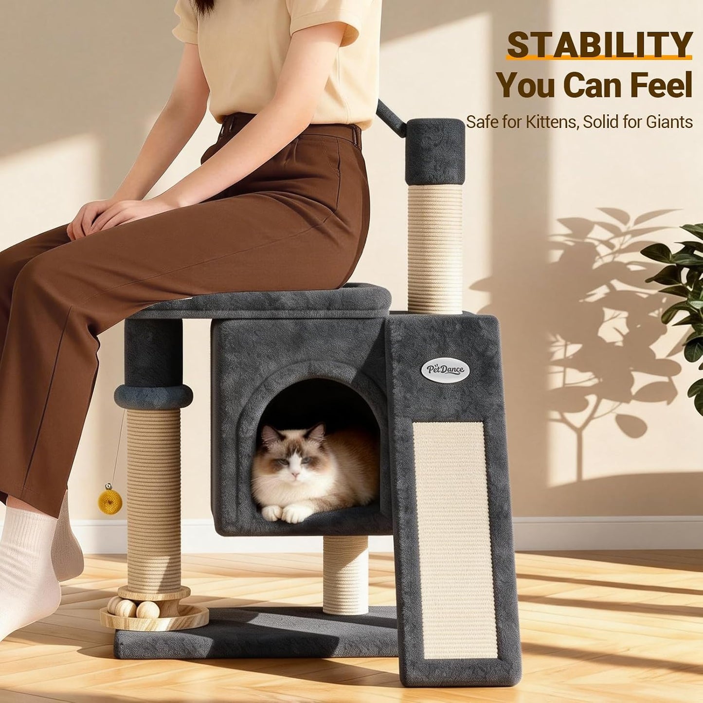 Torre para gatos con juguetes y cepillo autoaseo