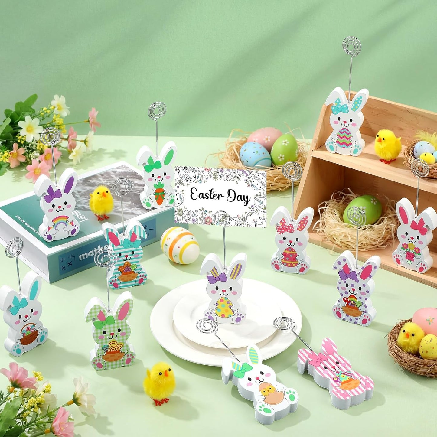 Soporte para tarjetas de Pascua Novabright colorido de madera