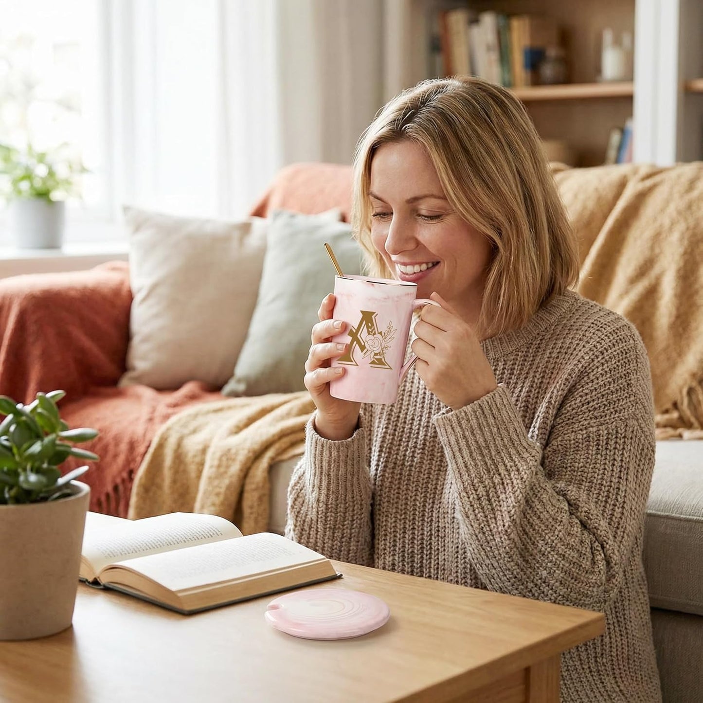 Taza personalizada con letra A regalo novedoso para mamá día de la madre 14 oz rosa con tapa