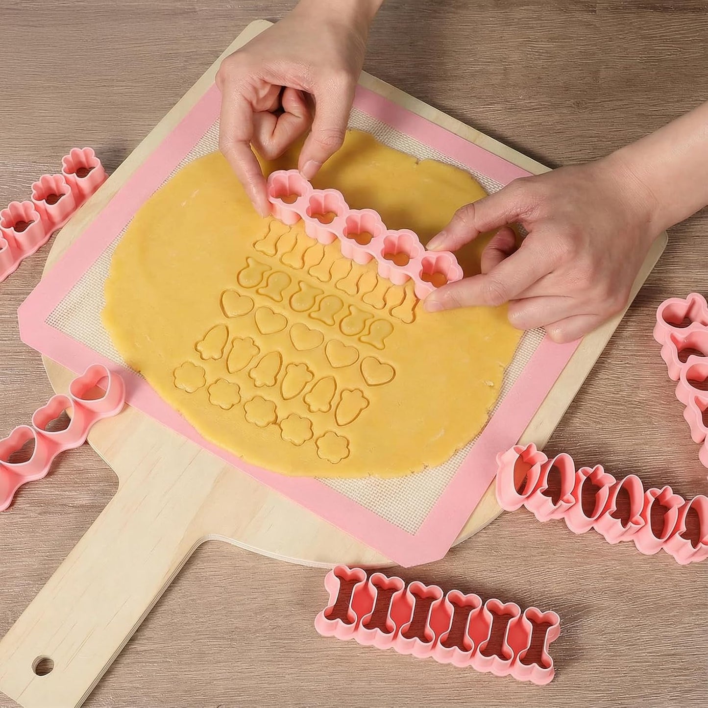 Juego de mini cortador de galletas para mascotas con 6 formas