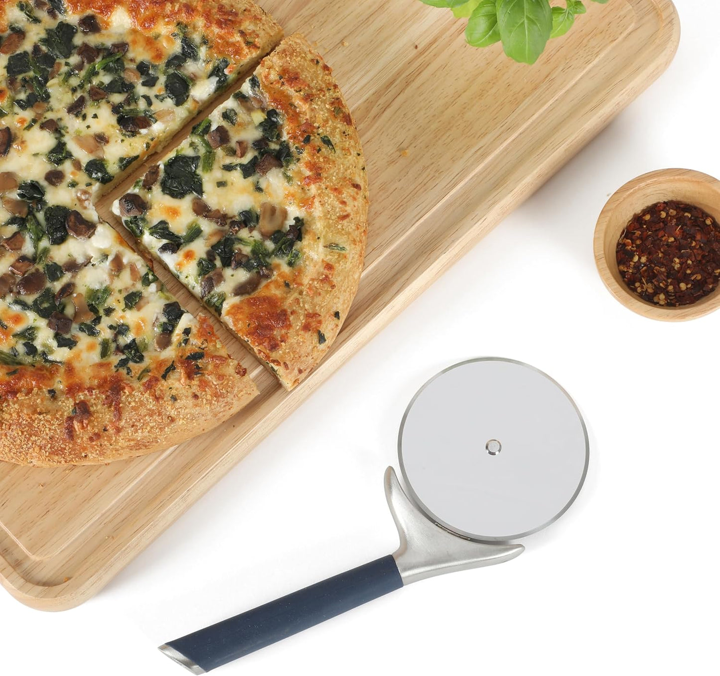 Cortador de pizza de acero inoxidable con mango de goma azul marino