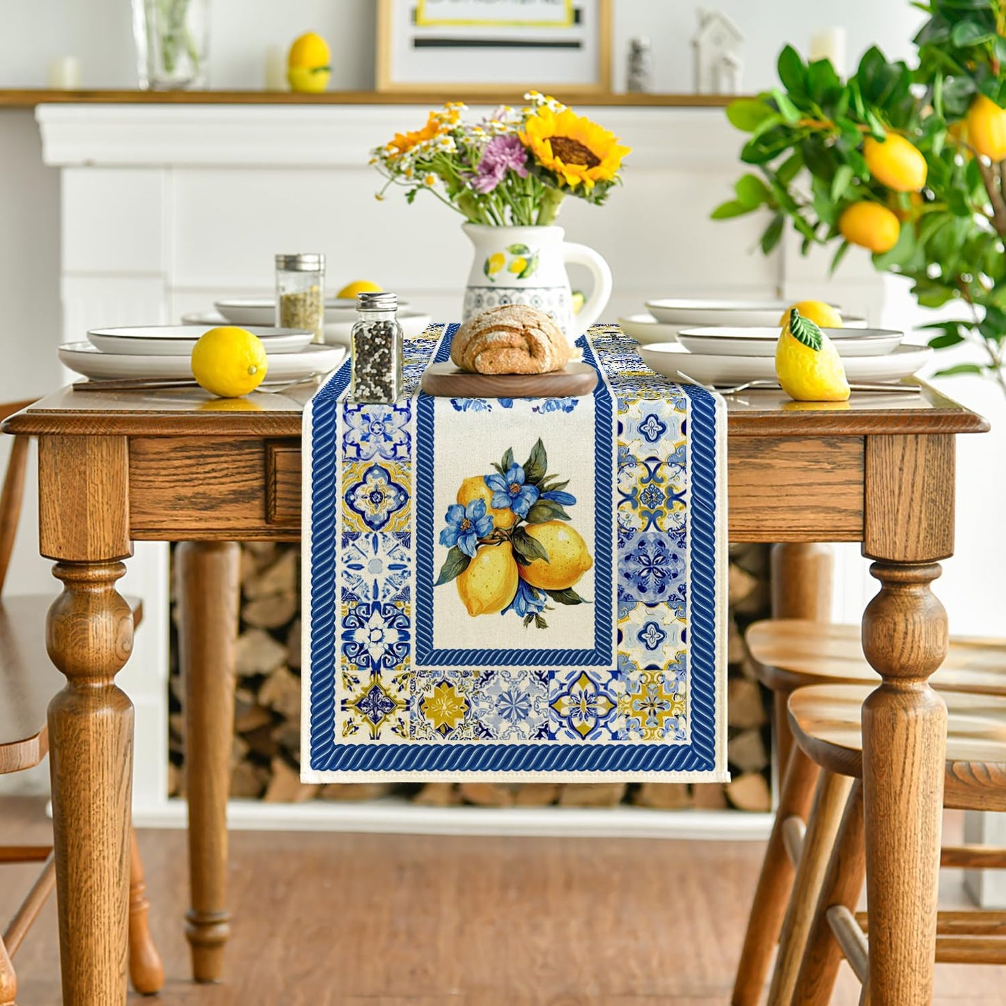 Camino de mesa de verano de porcelana azul y blanca con flores de limón