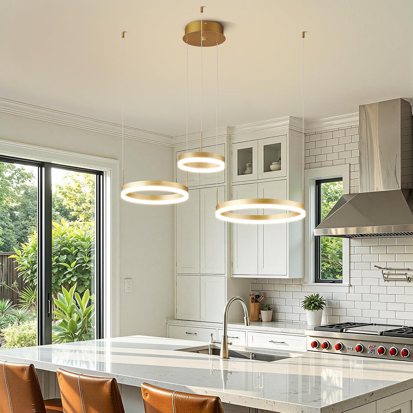 Candelabro LED dorado circular 3 anillos para comedor y sala