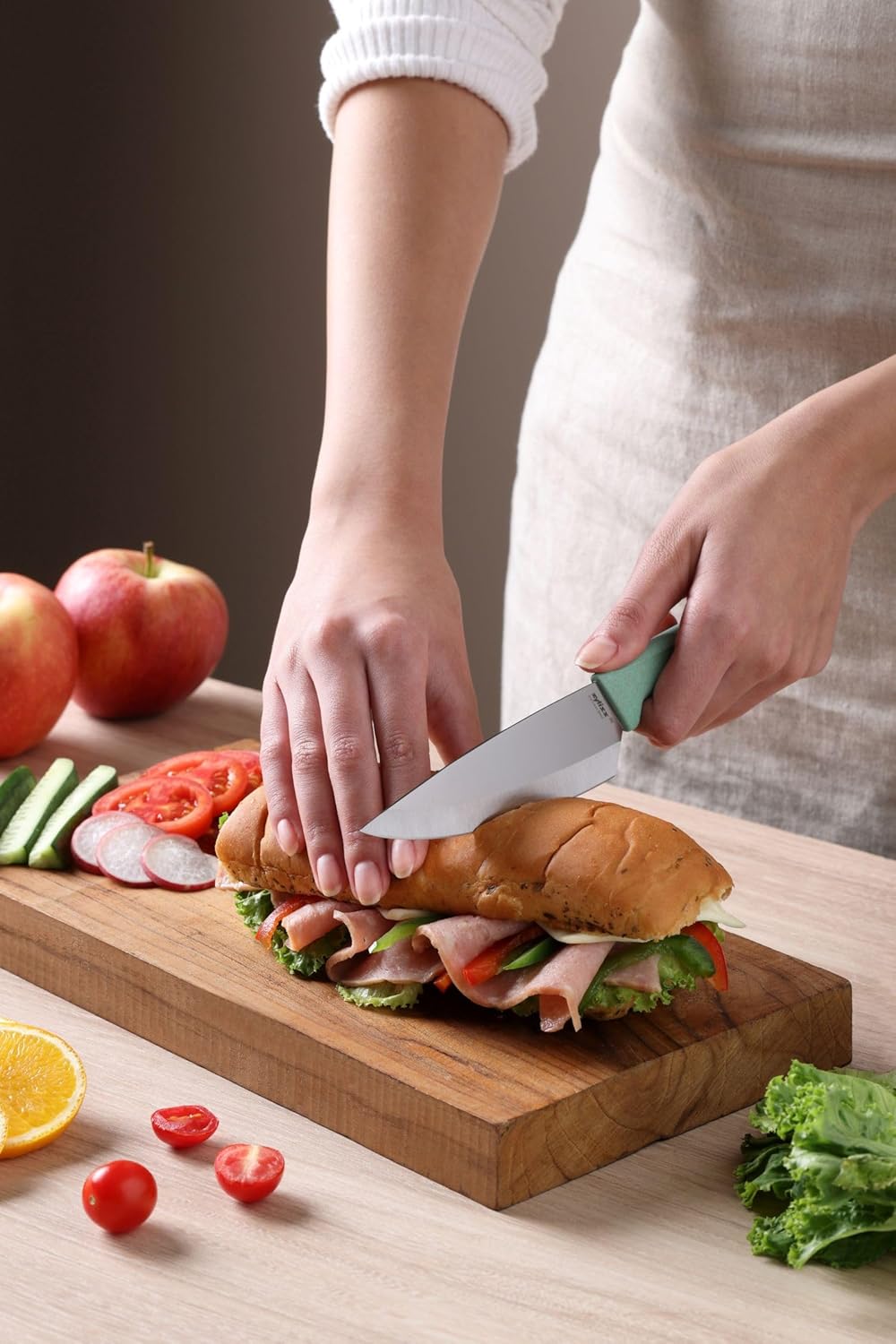 Cuchillo utilitario clásico con hoja de acero inoxidable y mango ergonómico