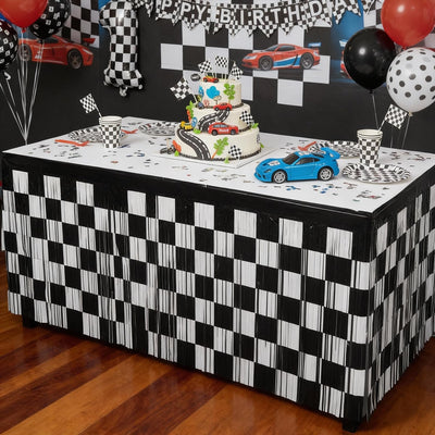 Falda de mesa metálica con flecos oropel para fiesta cumpleaños paquete 2 cortinas 29.5 x 108 pulgadas negro y blanco a cuadros