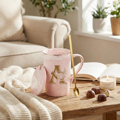Taza personalizada con letra A regalo novedoso para mamá día de la madre 14 oz rosa con tapa