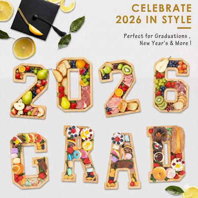 Caja decoración graduación 2026 con tablero números y globos