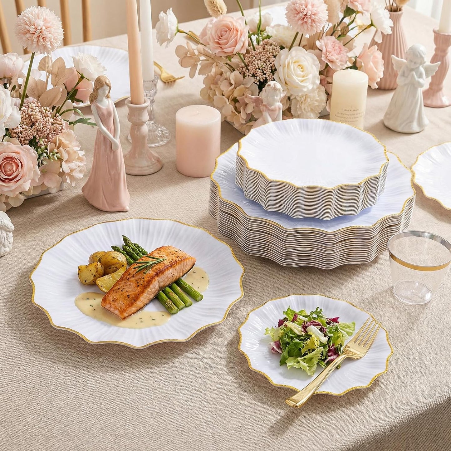 Set 350 Pzas Platos Plástico Blanco Oro para 50 Invitados