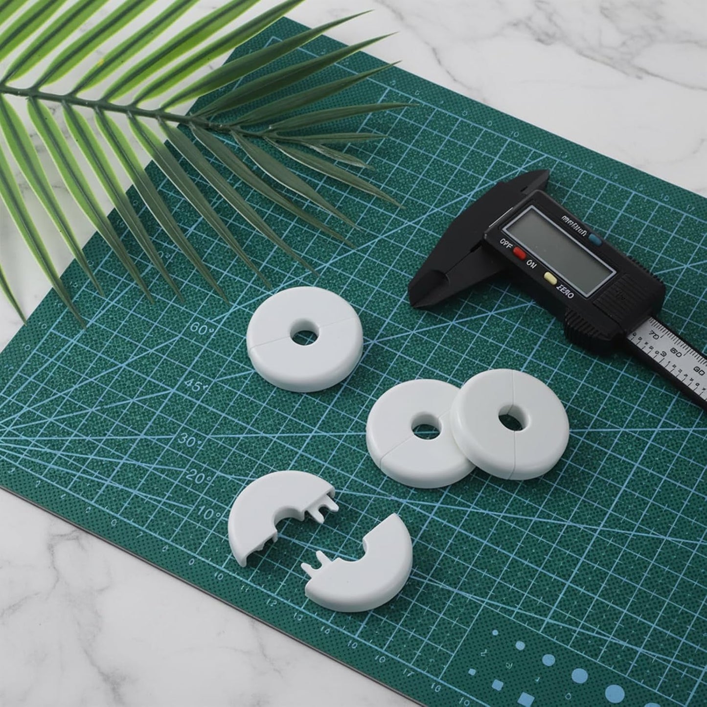 Grommets para cables pared 4 Pzas plástico blanco antiderrap