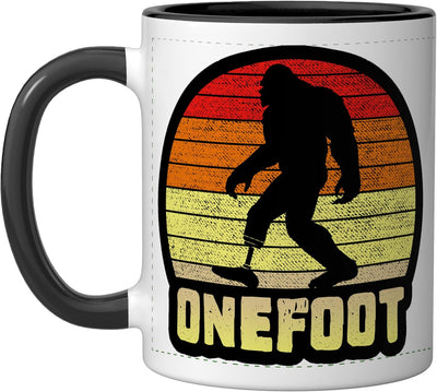 Taza cerámica para amputado unipodal con dibujo Bigfoot al atardecer