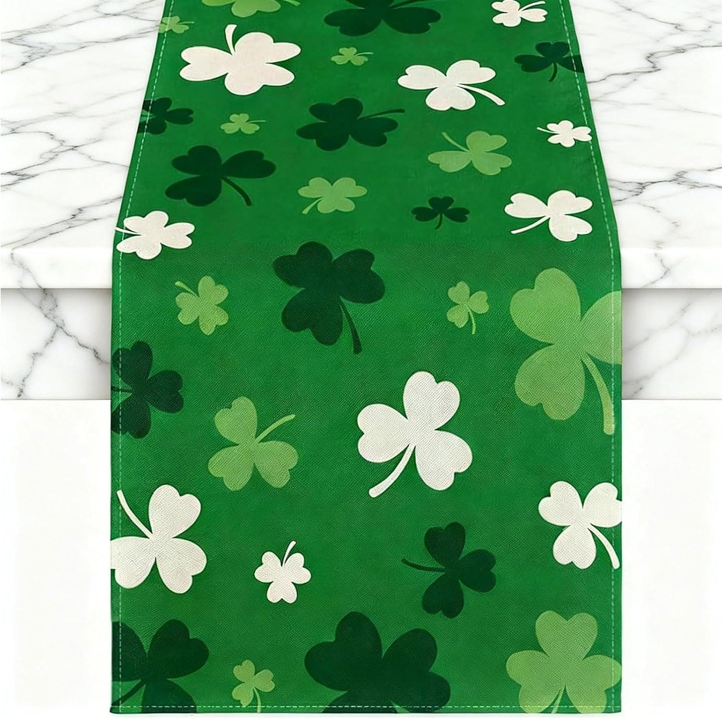 Camino de mesa Día de San Patricio 72 x 13 pulgadas decoración tréboles blancos y verdes