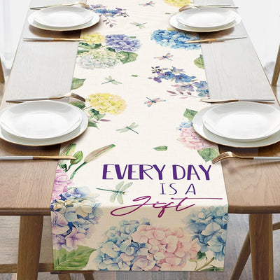 Camino de mesa con flores de hortensias primavera-verano decoración de cocina