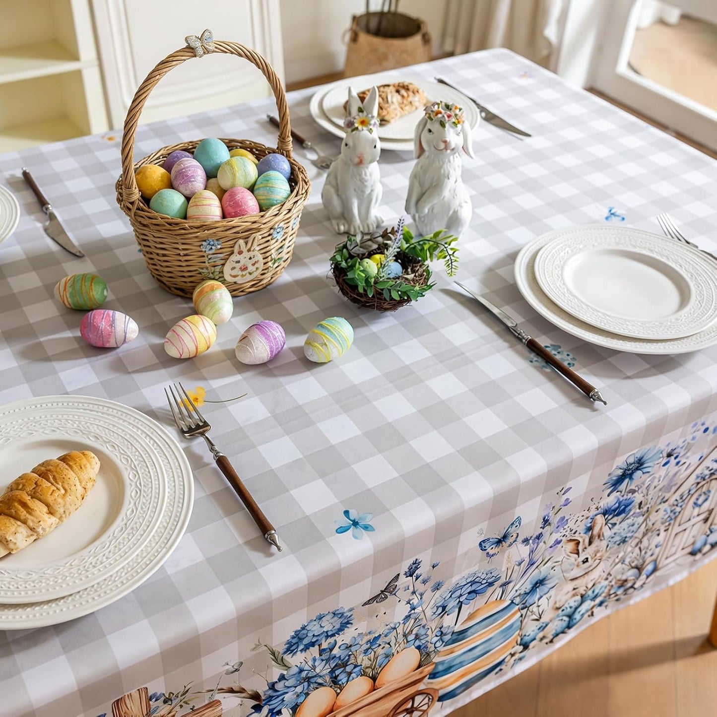 Mantel de Pascua a cuadros de búfalo con diseño de conejo y flores azules, lavable, 54 x 54 pulgadas