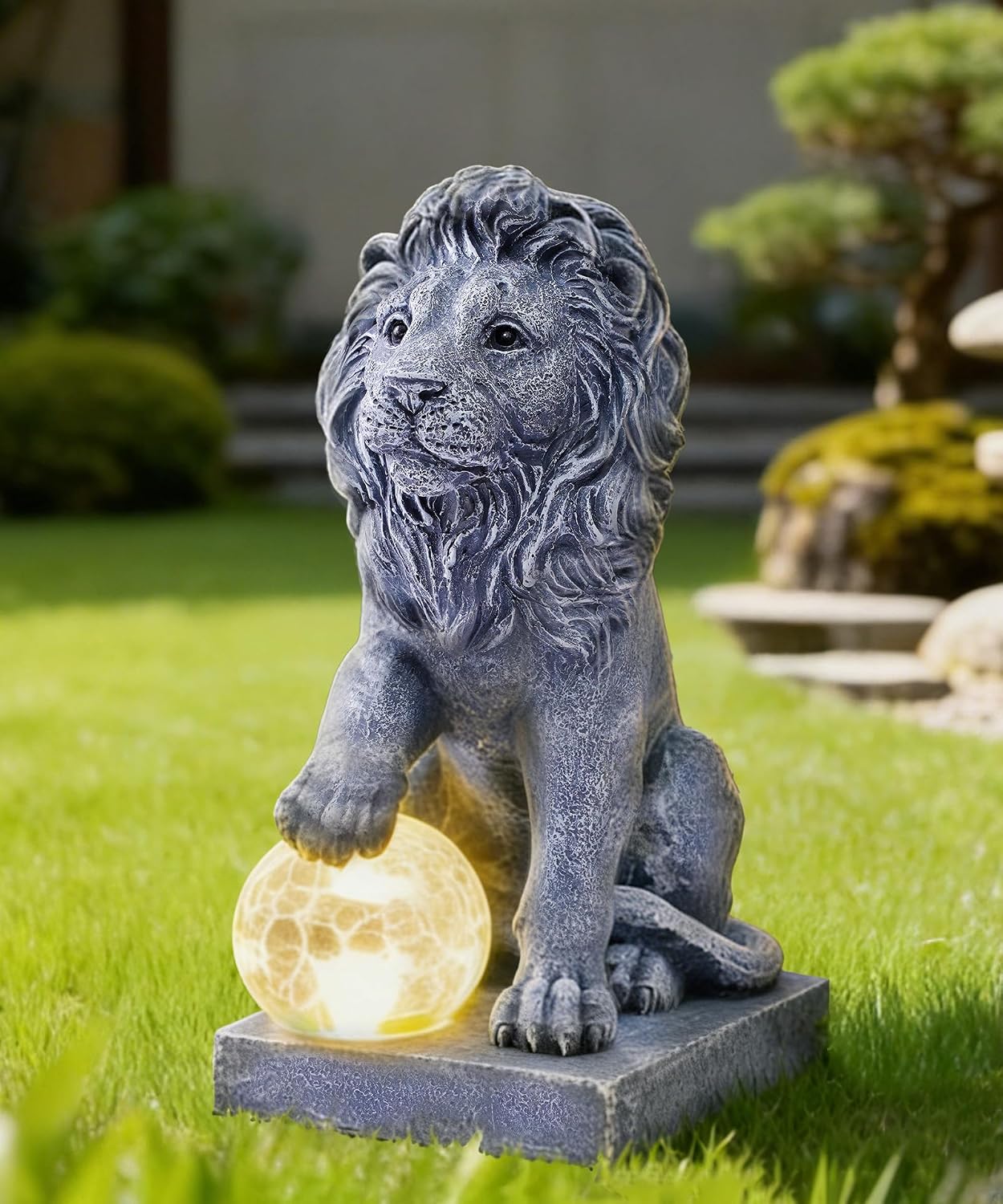 Estatua león guardián jardín con luces para patio y balcón