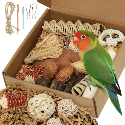 Caja forraje natural loros y periquitos con cuerda colgante mediano
