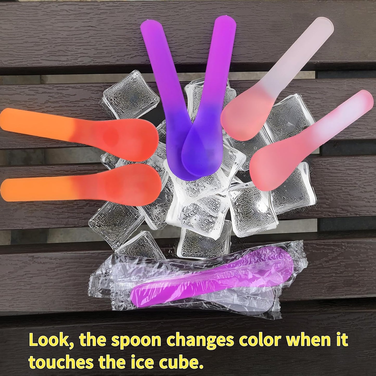 Juego de cucharas cambiantes de color y servilletas para postres