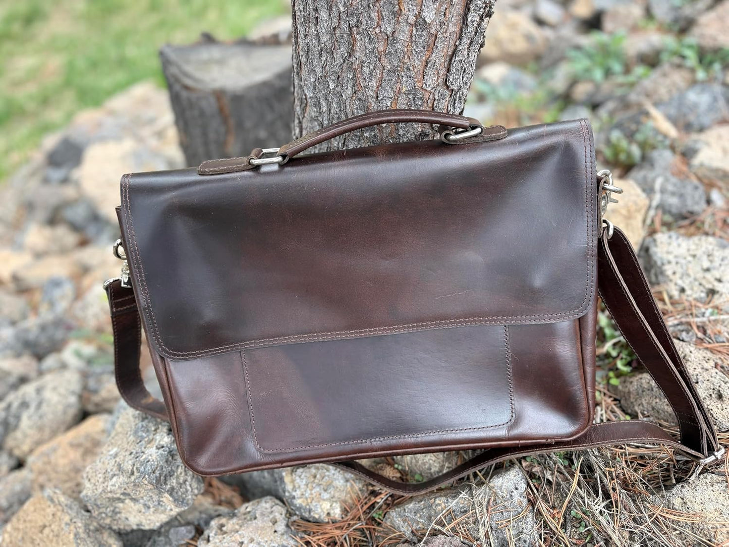Maletín cuero para hombre con compartimento laptop 15.6pulg