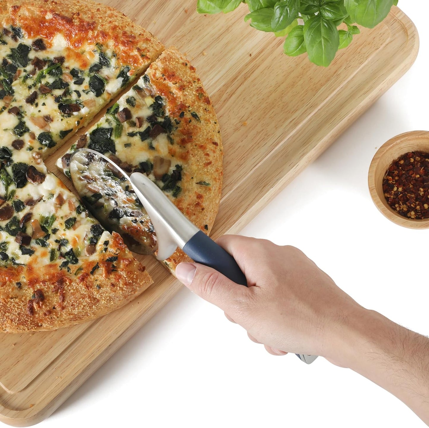Cortador de pizza de acero inoxidable con mango de goma azul marino